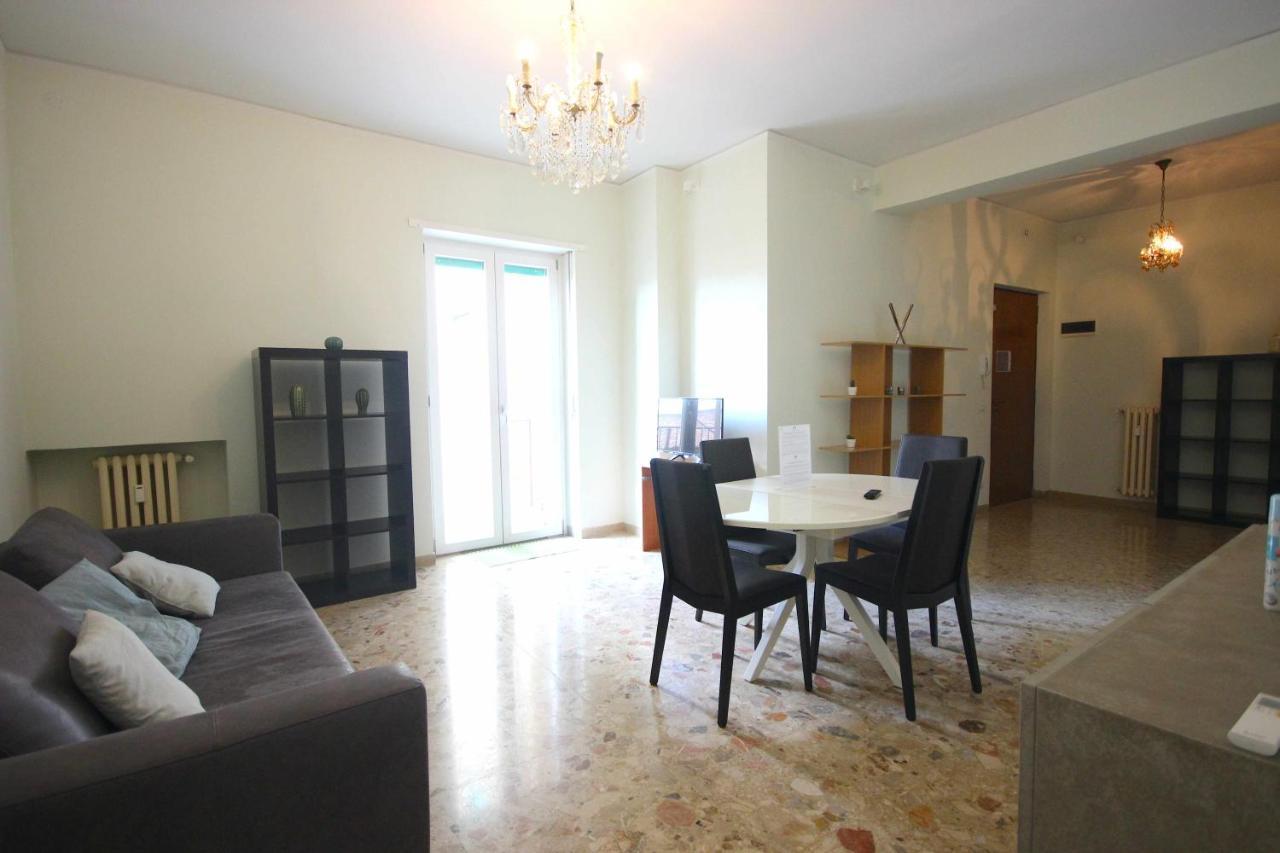 Case Vr Holiday Residenza 2 Di Picche Verona Buitenkant foto